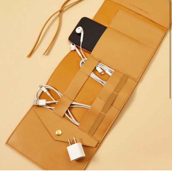 Glass Ladder and Co Tech Organizer Roll - Picture 2 of 7